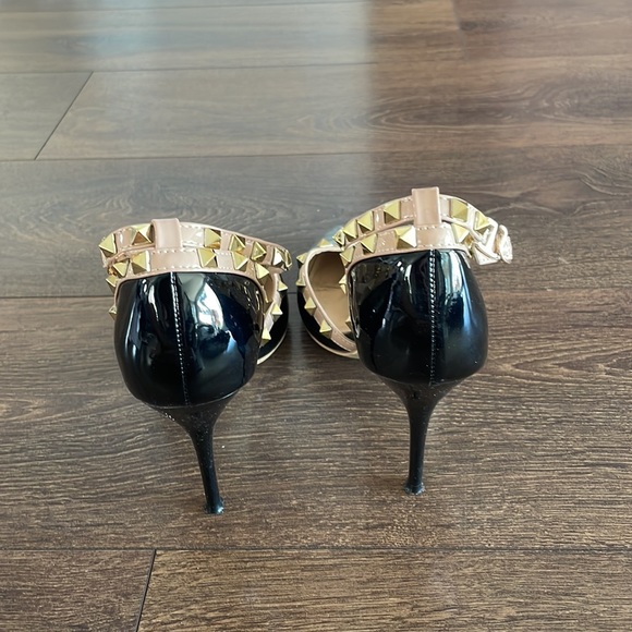 Great condition Zenvimi stilettos for sale. Shipping price varies. - Picture 3 of 3